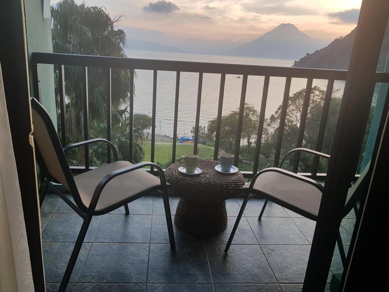 The Paradise Of Atitlan Suites - Free Breakfast Supplies Panajachel Exteriör bild