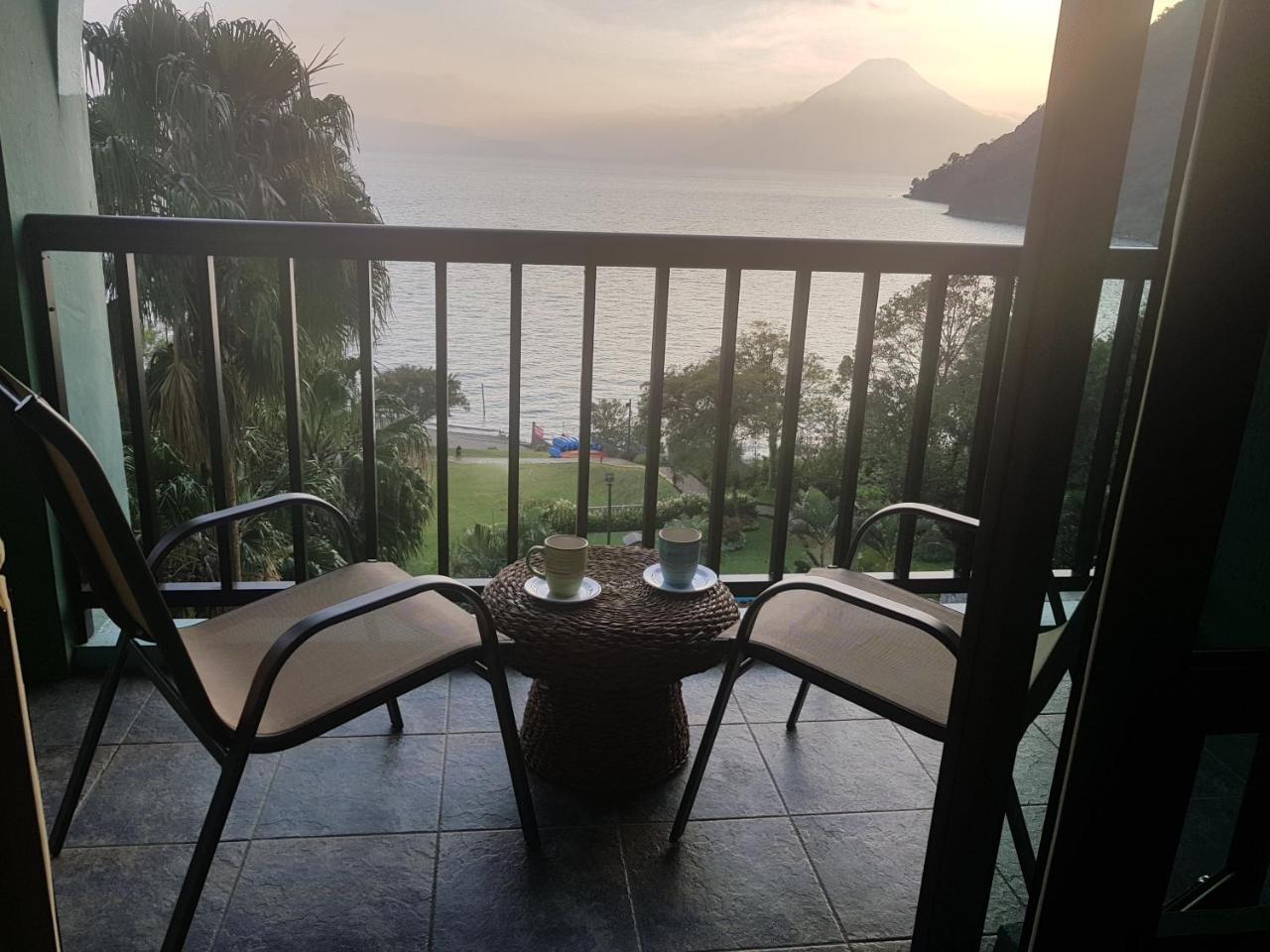 The Paradise Of Atitlan Suites - Free Breakfast Supplies Panajachel Exteriör bild