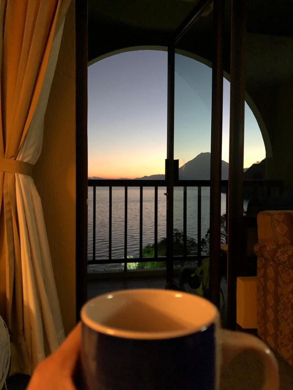 The Paradise Of Atitlan Suites - Free Breakfast Supplies Panajachel Exteriör bild