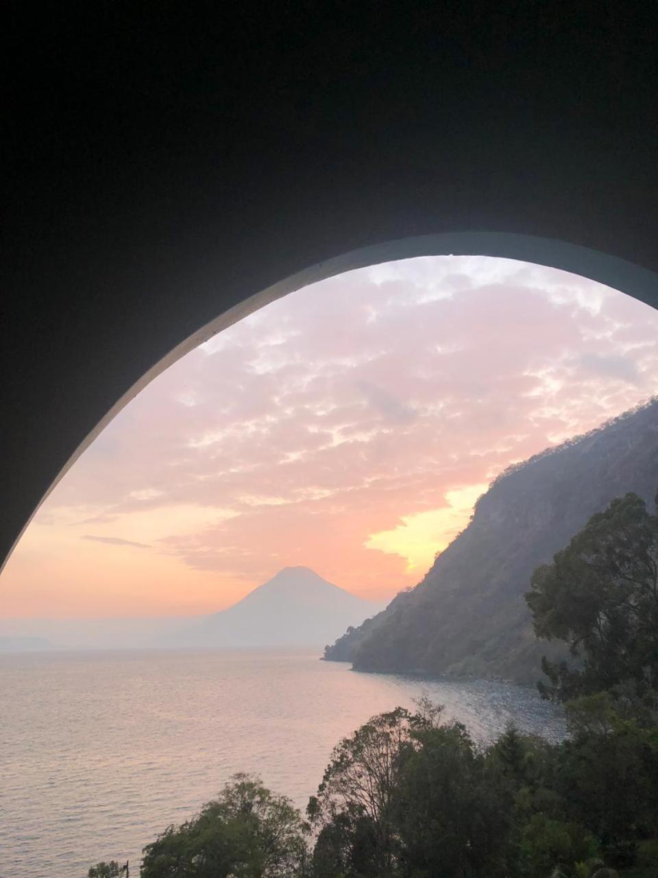The Paradise Of Atitlan Suites - Free Breakfast Supplies Panajachel Exteriör bild